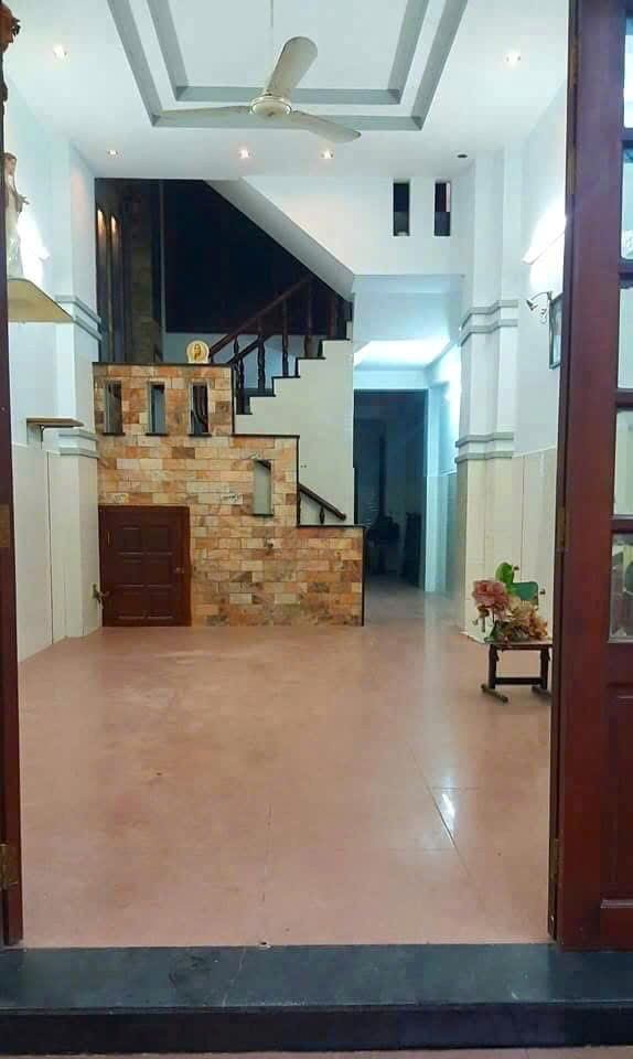 Nhà 5 tầng khu ăn uống đông đúc Chánh Hưng P4 Q8