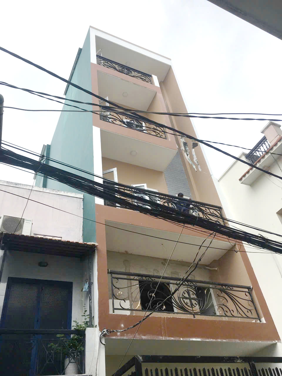 Bán CHDV Cao cấp 5 tầng 9 phòng 154 Âu Dương Lân P3 Q8. Giá chỉ nhỉnh 7 tỷ