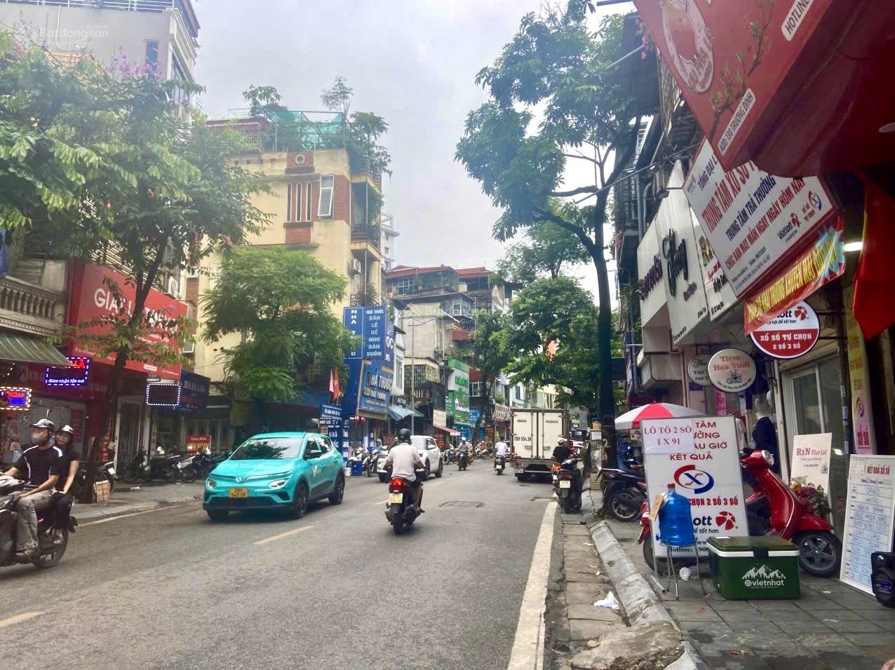 MẶT PHỐ - NHÀ MỚI ĐẸP - LÔ GÓC - THANG MÁY - ĐANG CHO NGÂN HÀNG THUÊ 70TRIỆU 1 THÁNG