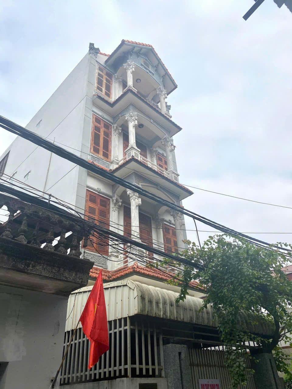 BÁN NHÀ 4 TẦNG, 68M2, MT5,2M, Ô TÔ ĐỖ CỬA NGÔ GIA TỰ, LONG BIÊN.