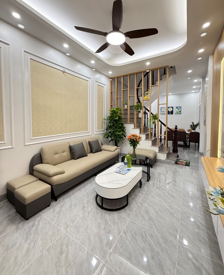 Bán nhà Kim Giang, Thanh Trì, Phân lô, Ô tô đỗ cửa, 40m2, 7.98 tỷ (CTL)