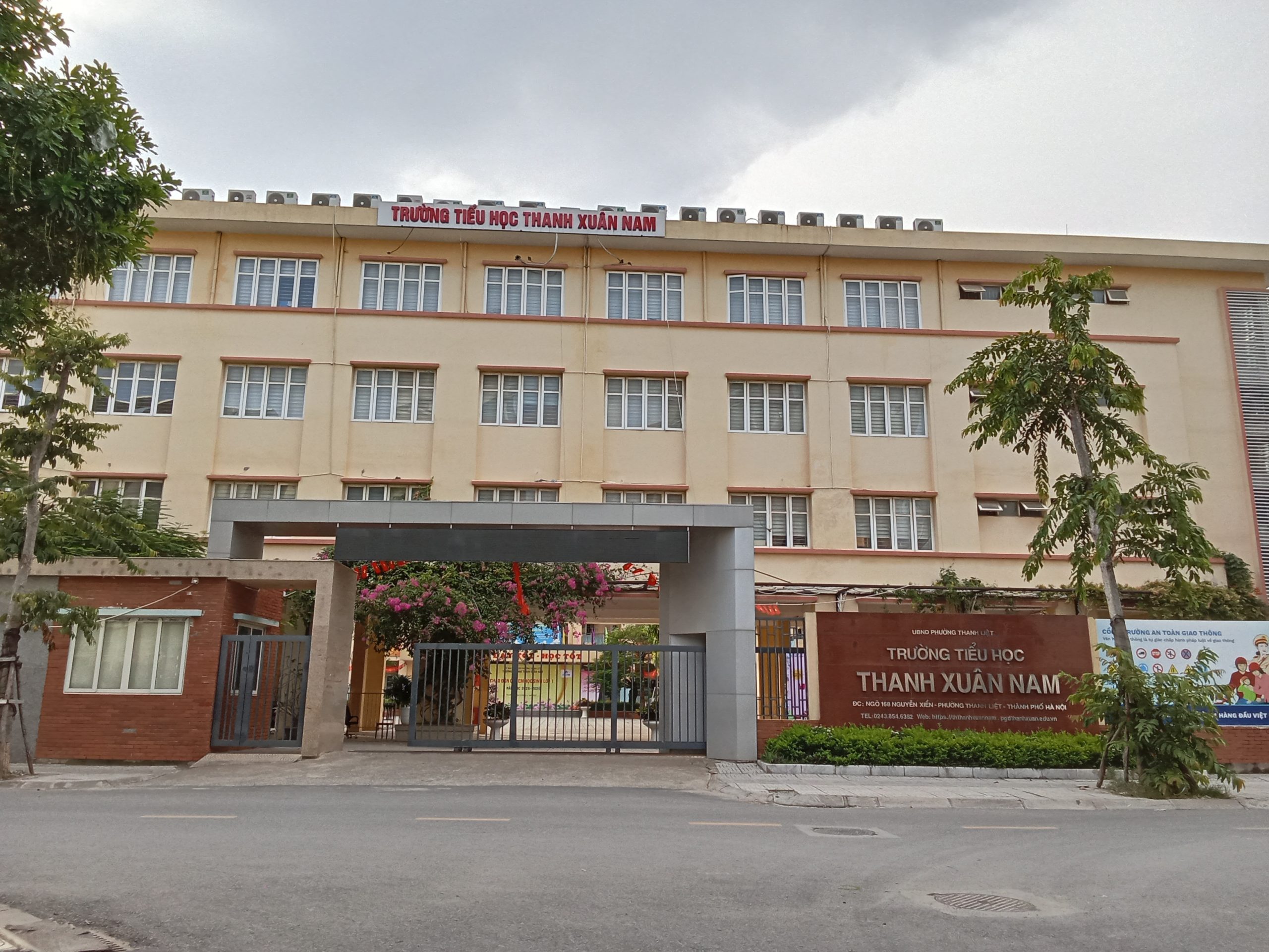 Lô đất vàng, siêu hiếm, căn 3 góc quyền lực, Nguyễn Xiển - Thanh Xuân, 300tr/m, đường 24m, văn phòng, kinh doanh