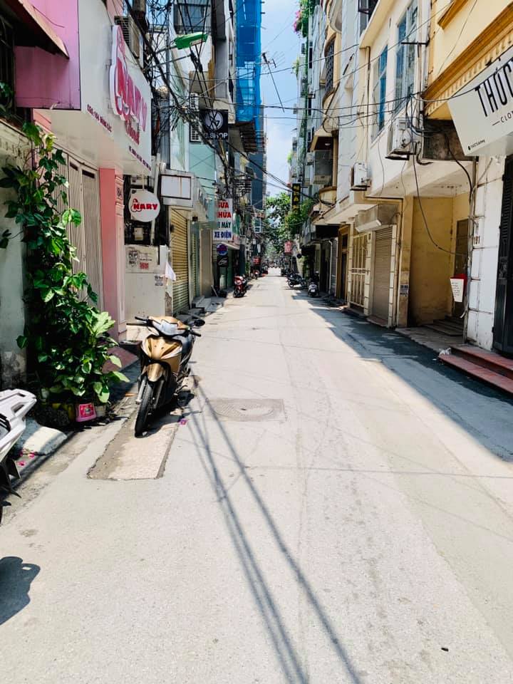 SIÊU PHẨM MP ĐÔNG CÁC - PHỐ VIP - PHỐ THỜI TRANG -TRUNG TÂM QUẬN ĐỐNG ĐA THANG MÁY - KINH DOANH ĐỈNH