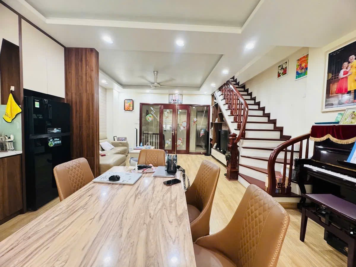 Cần Bán 65m giá 12 tỷ tại Hoàng Đạo Thành thanh xuân