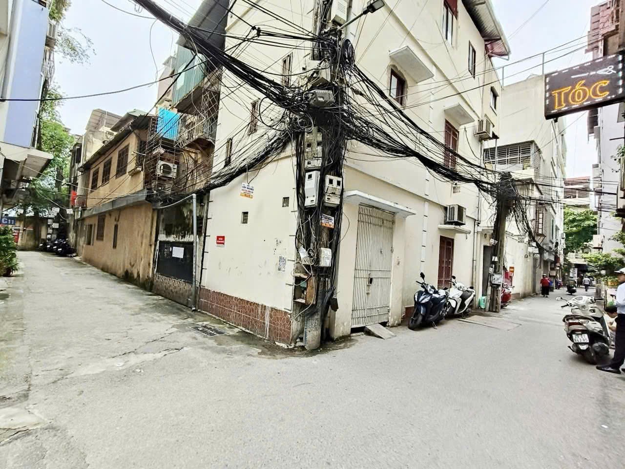 THÚY LĨNH. - NGÕ NÔNG THÔNG RỘNG - Ô TÔ ĐỖ CỬA - KINH DOANH - 40M² NHỈNH 5 TỈ