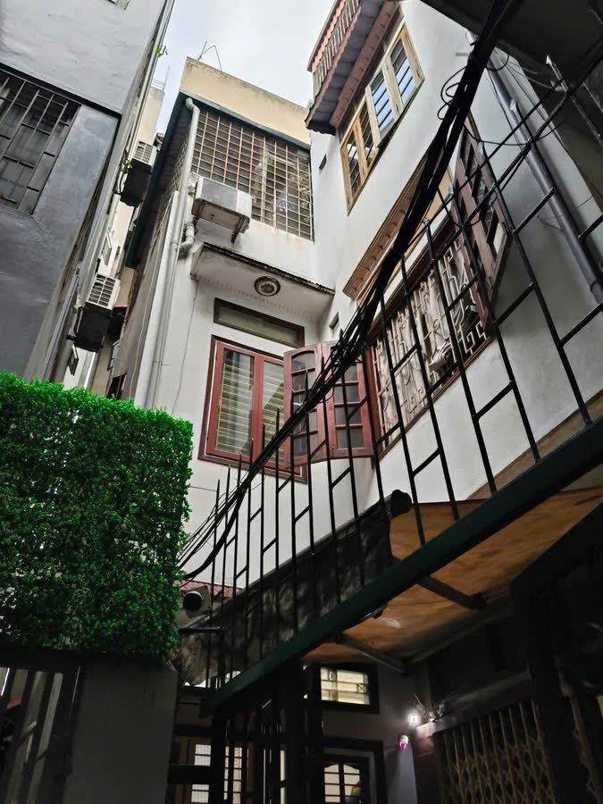 PHƯƠNG MAI - NHÀ ĐẸP - GẦN PHỐ - Ô CHỜ THANG MÁY - 4 TẦNG 4 NGỦ - 50M² NHỈNH 11 TỈ