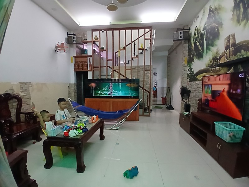 Bán nhà 3 tầng, 3PN đường Trần Thị Điệu, Q9, 95m2, SH, 7.4 tỷ. LH: 0933125879