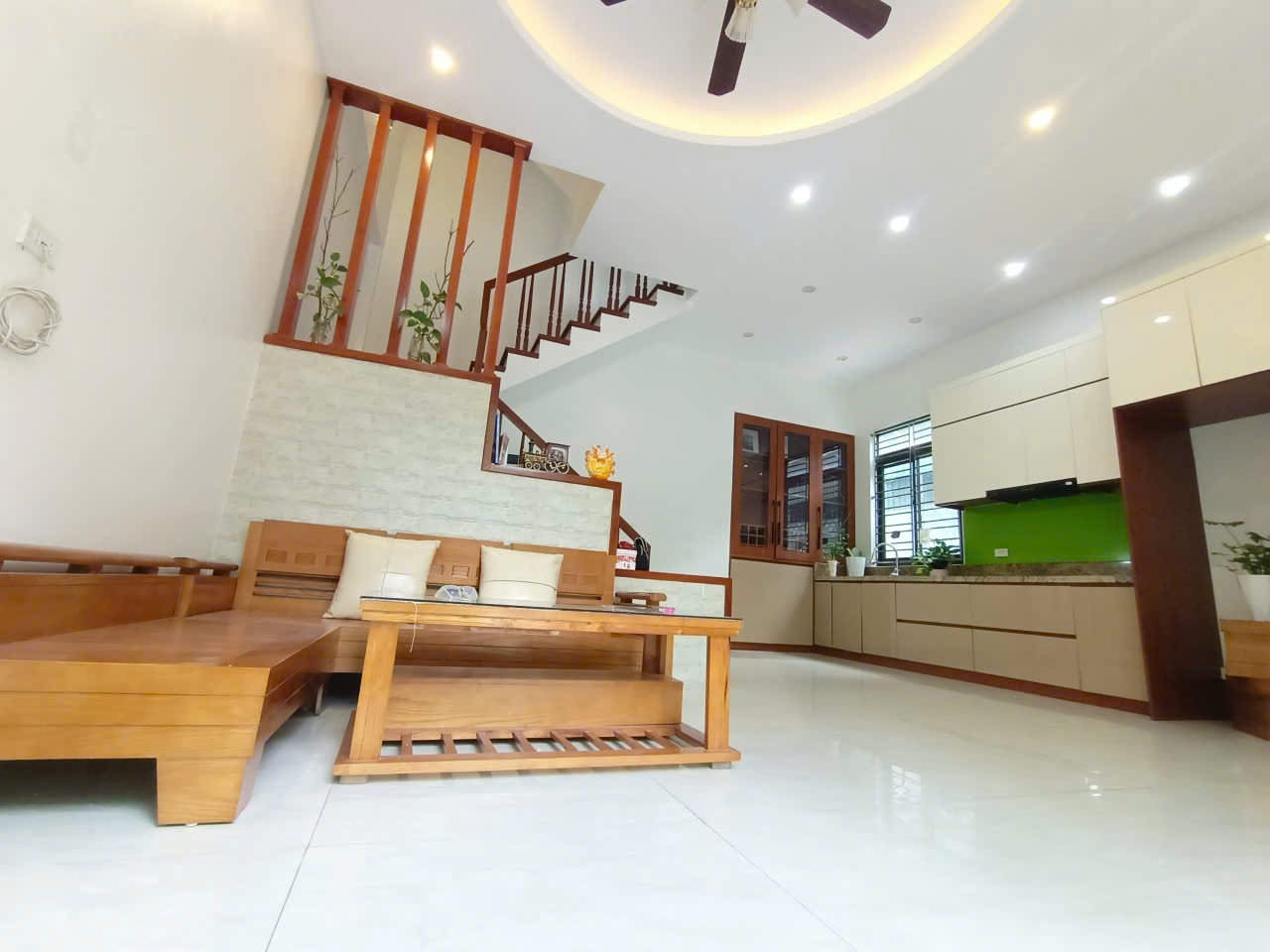 CC CHUYỂN đi tỉnh khác cần bán nhà dẫn xây 3 tầng mới , oto đậu đỗ trước cửa nhà ngày đêm, giá 32xx thiện trí dẫn gặp