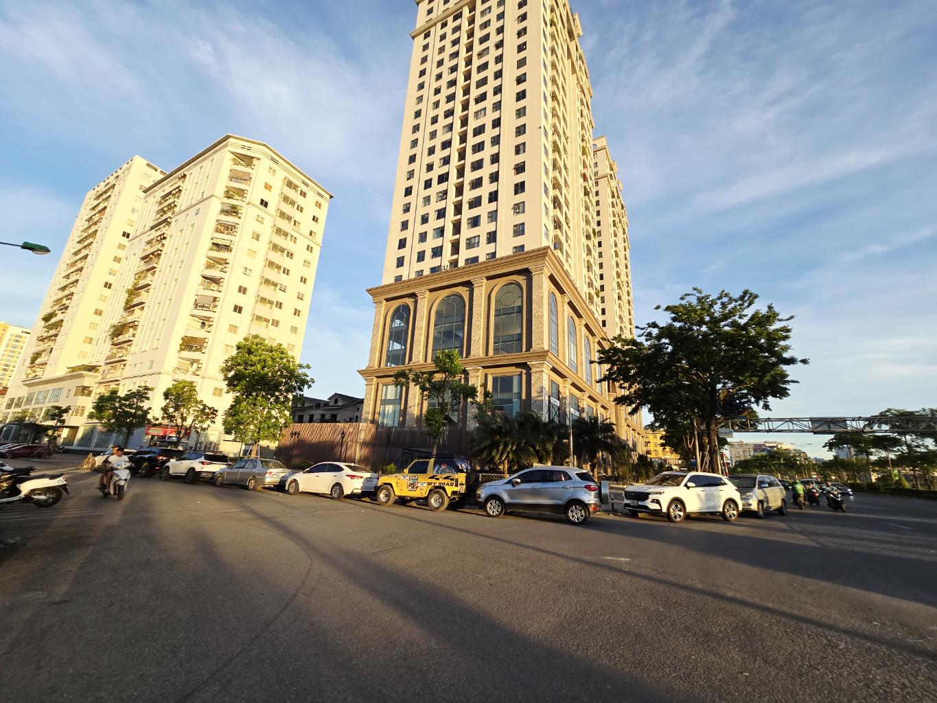 VIEW HỒ TÂY LỘNG GIÓ - CHUNG CƯ 2 NGỦ - MẶT ĐƯỜNG VÕ CHÍ CÔNG - HÀNG XÓM KĐT STARLAKE & LOTTE MALL - SỔ ĐỎ CHÍNH CHỦ_