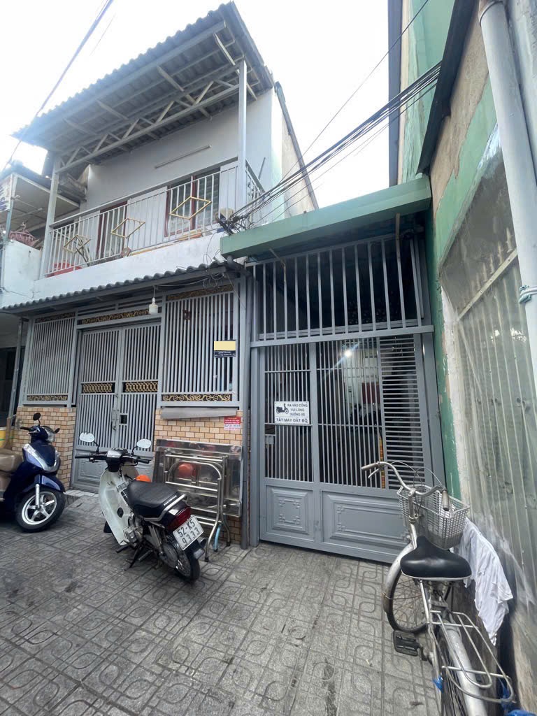 Bán nhà trọ 8 Phòng + 3 căn nhà 2 Tầng, Rộng 230m2 thổ cư Quận 7, Huỳnh Tấn Phát