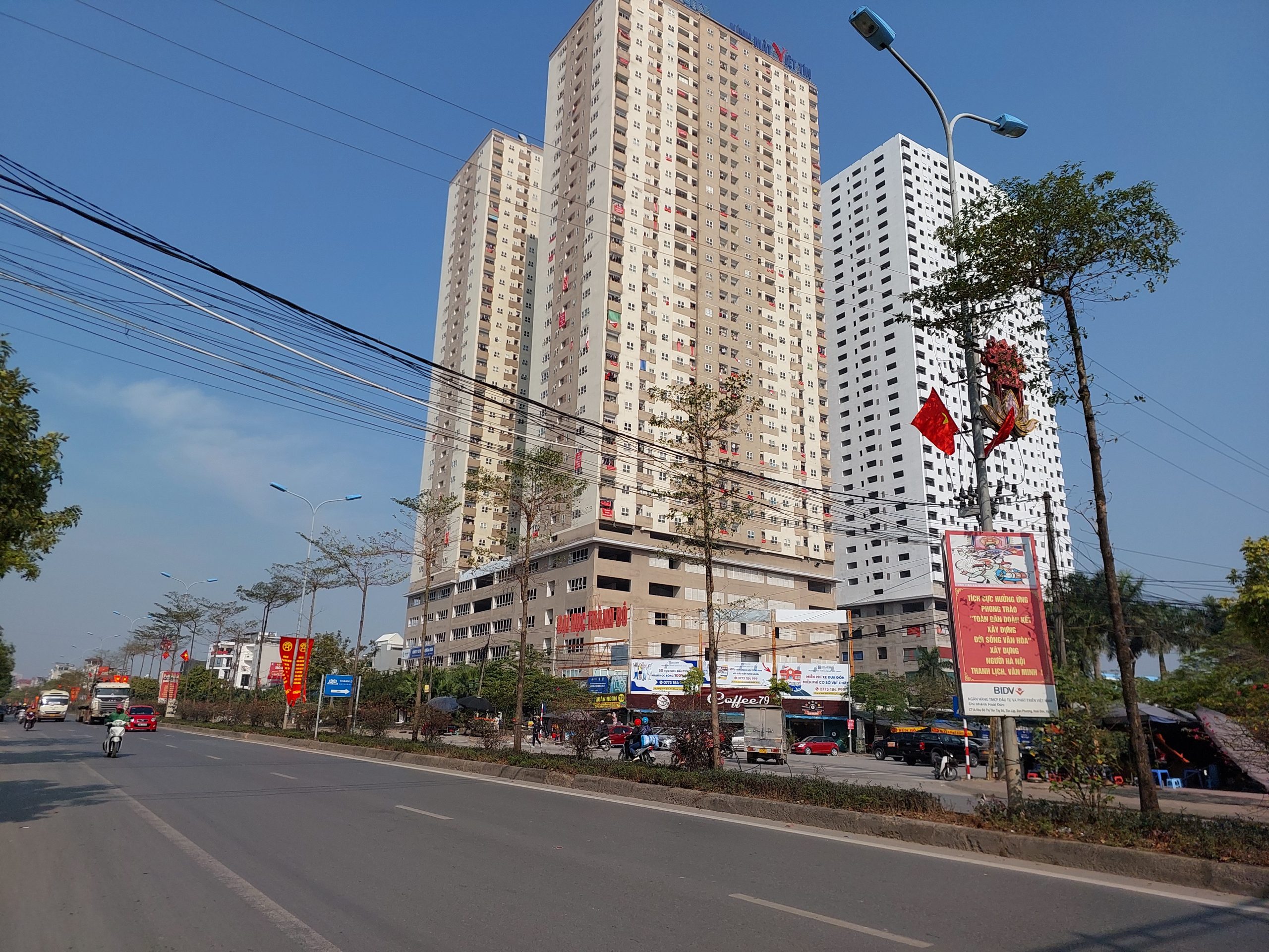 DỊCH VỤ THĂNG LONG 9 – PHÂN LÔ, VỈA HÈ, ĐƯỜNG 2 XE TẢI TRÁNH