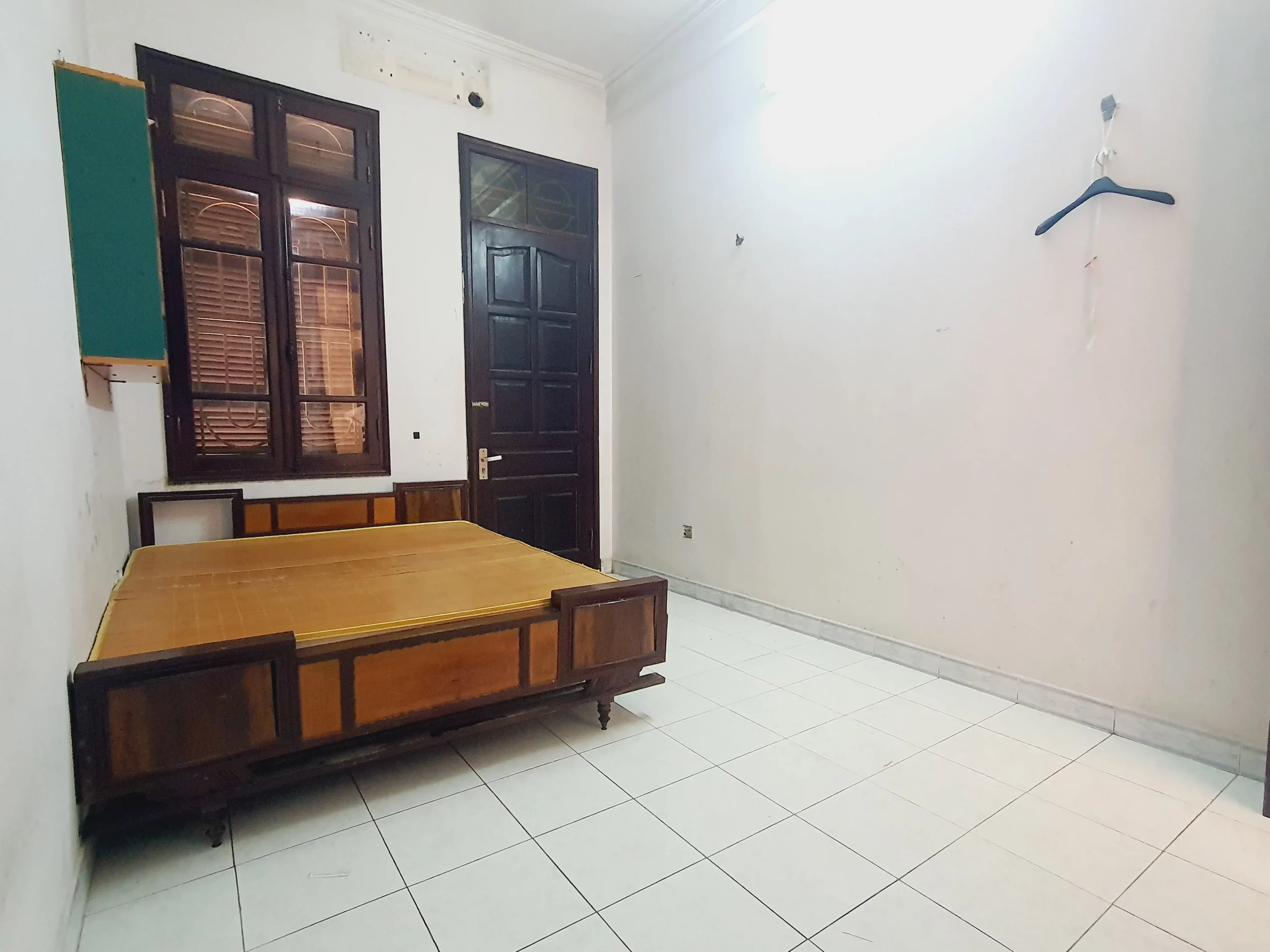 Bán nhà lô góc Nguyễn Chí Thanh, Đống Đa. Diện tích: 50m2 x 4 tầng.