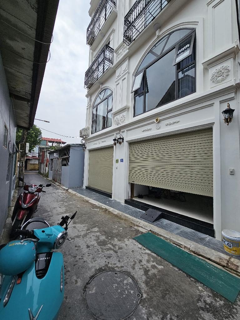 HƠN 5 TỶ CÓ NGAY 45M x 5 TẦNG NHÀ ĐẸP, Ô TÔ TẢI ĐỔ TẠI CỬA - NGAY Ỷ LAN.