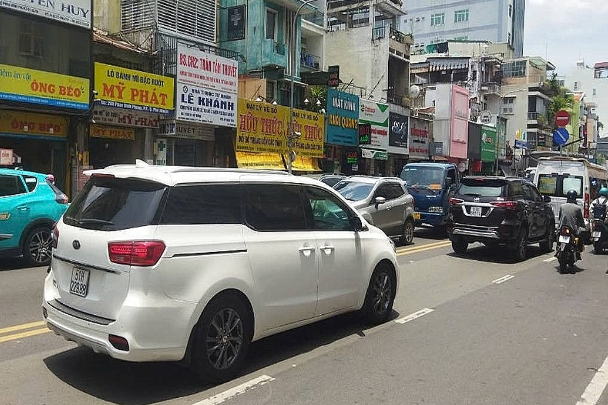 Bán gấp CHDV, Mặt tiền, 24 phòng khai thác, sát Quận 1, Doanh Thu 1,2 tỷ/ năm