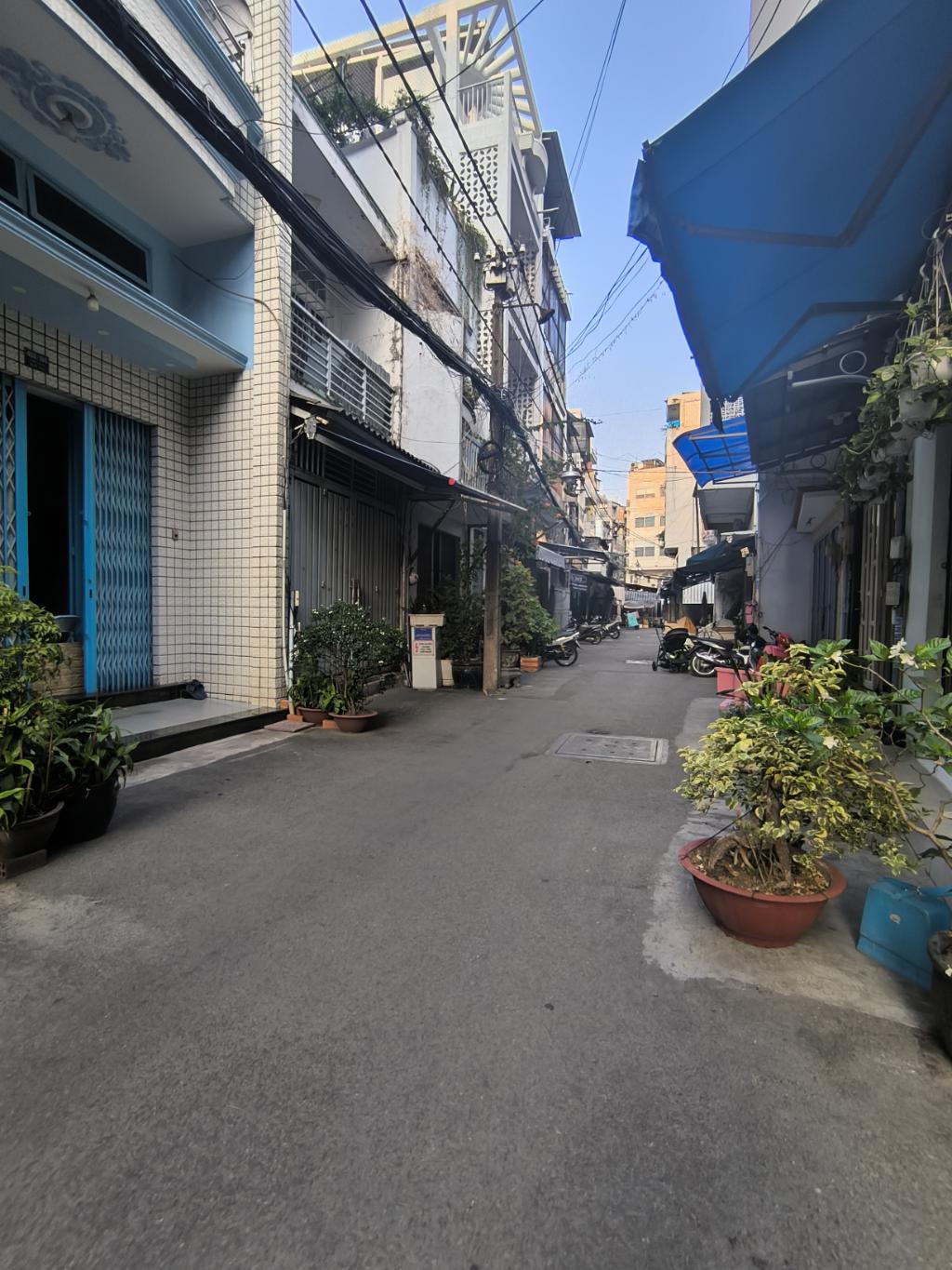 Bán nhà Hẻm Xe Tải LVS Q3, 2 Mặt Hẻm, 3 Tầng, Dòng Tiền 12 Tr/Tháng - Giá 8 Tỷ