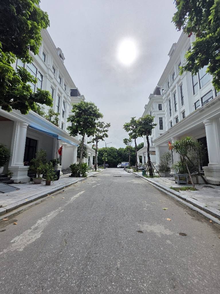 KĐT Louis city tân mai bán nhà 5 tầng long lanh vỉa hè 2 ô tô tải tránh hoàng mai