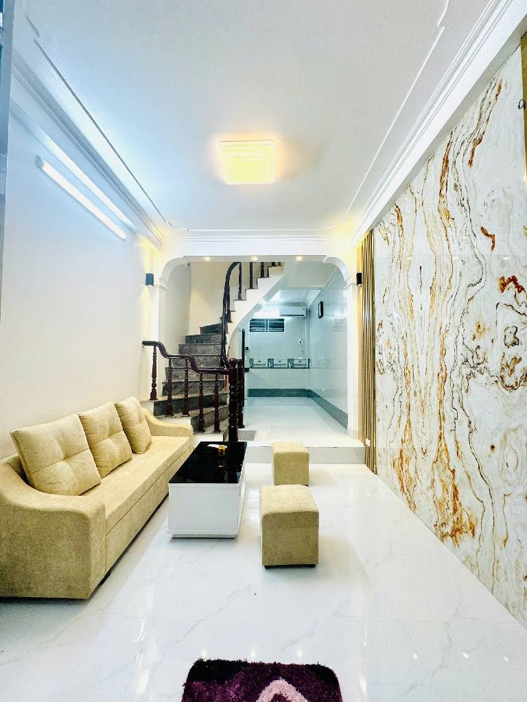 211 Khương trung, 2 thoáng, gần ô tô, nội thất đẹp, sổ vuông, nhà ở luôn