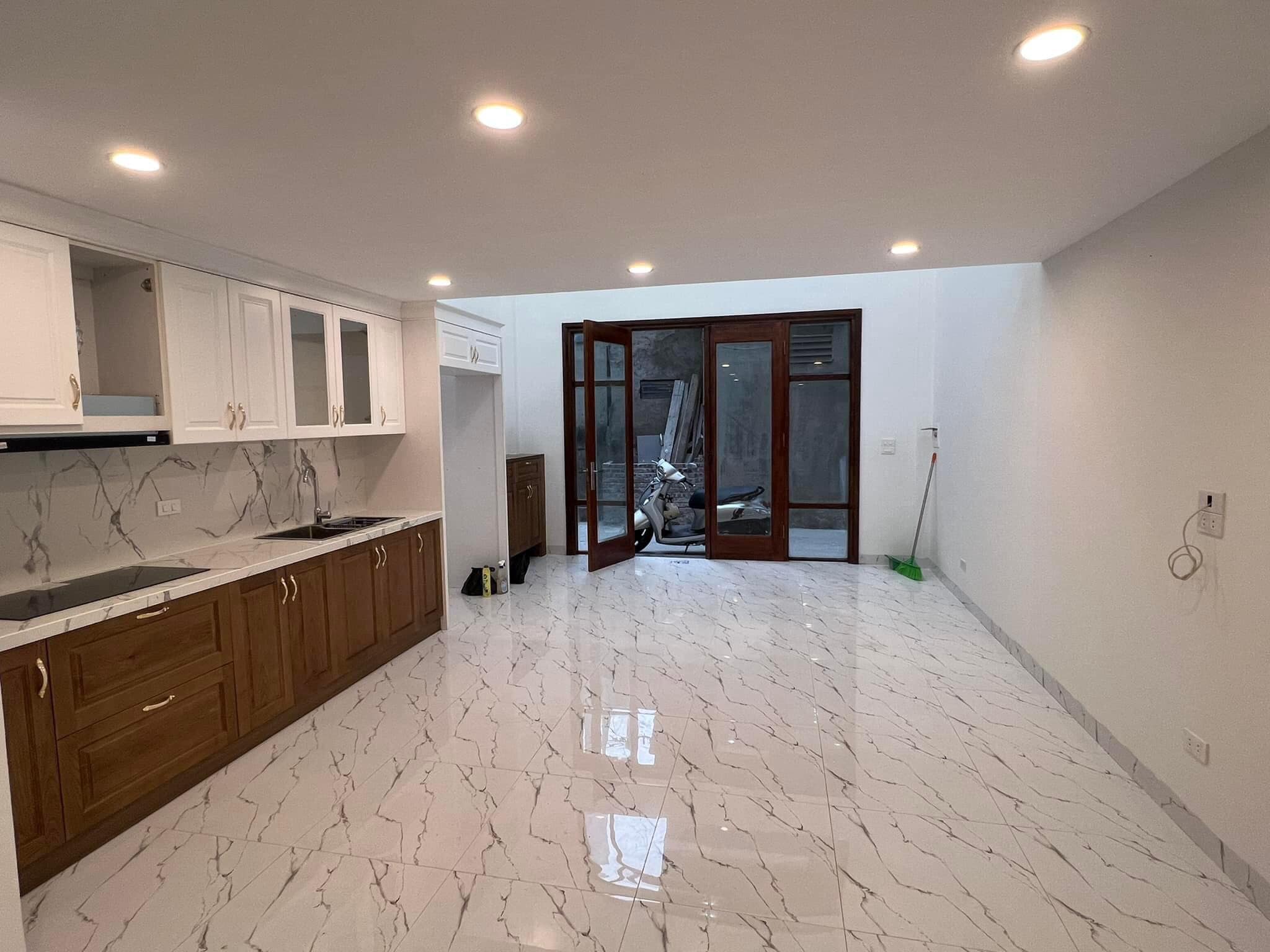 BÁN NHÀ NGÕ TÔ HOÀNG, TRẦN KHẮC CHÂN, QUẬN HAI BÀ TRƯNG, DIỆN TÍCH 100M, MẶT TIỀN 5M, 4 TẦNG GIÁ CHỈ 18 TỶ