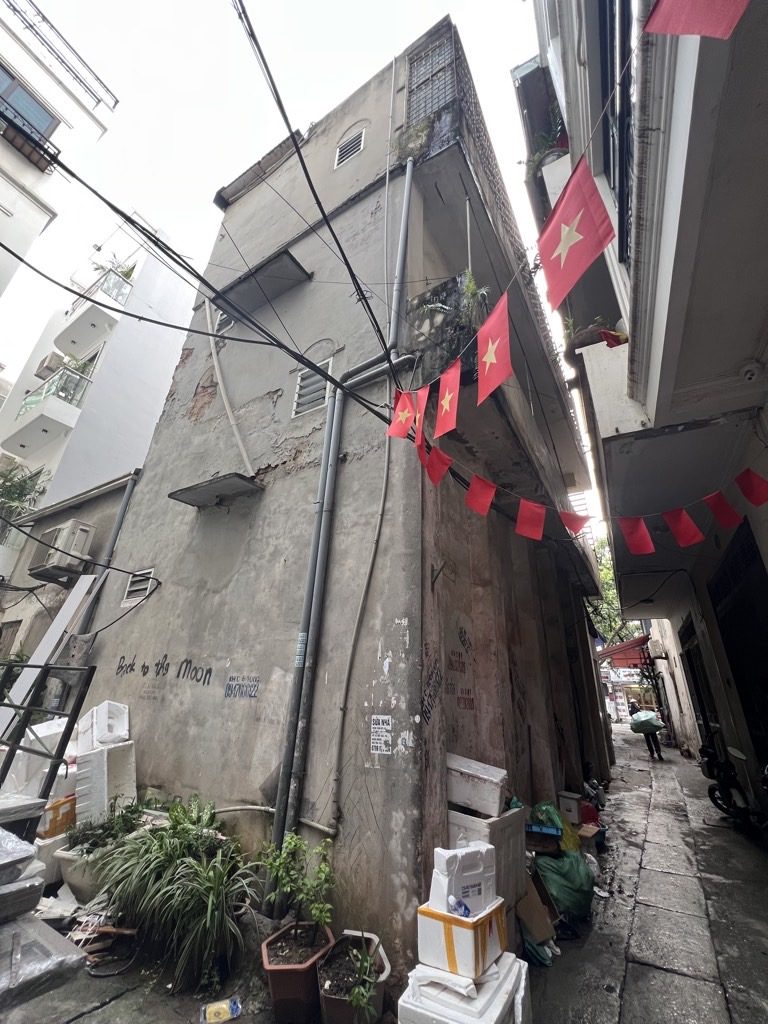 Phố vọng bán 110M tặng nhà lô góc 1 nhà ra phố hai bà trưng