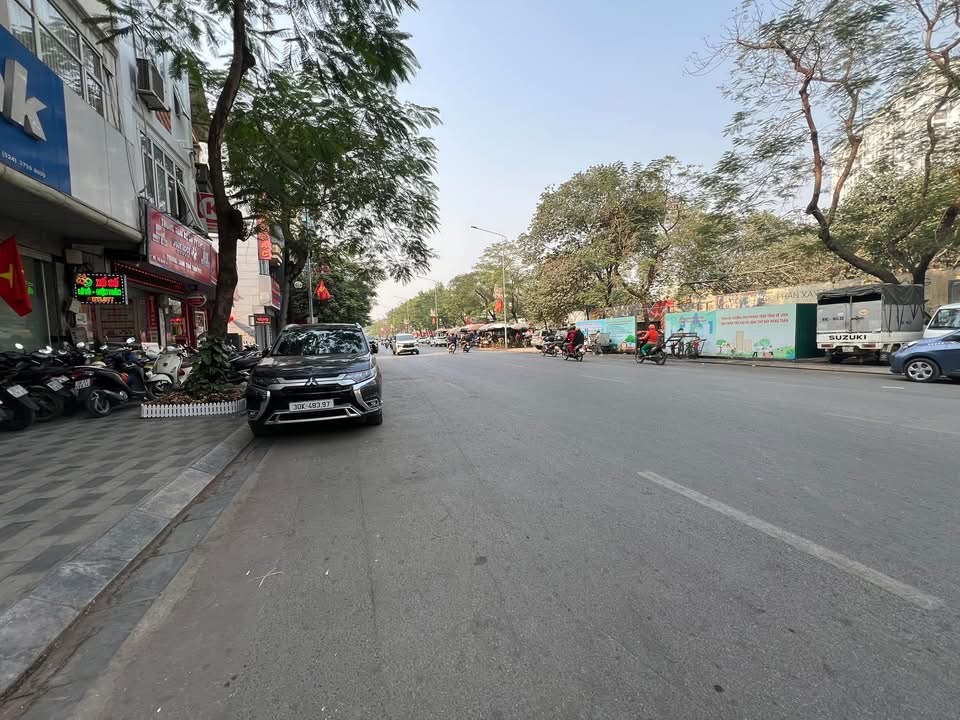 TÒA VĂN PHÒNG, MẶT ĐƯỜNG XUÂN LA, TÂY HỒ-VỈA HÈ-KD-Ô TÔ: 270M X9T, MT 12M, GIÁ 215 TỶ.