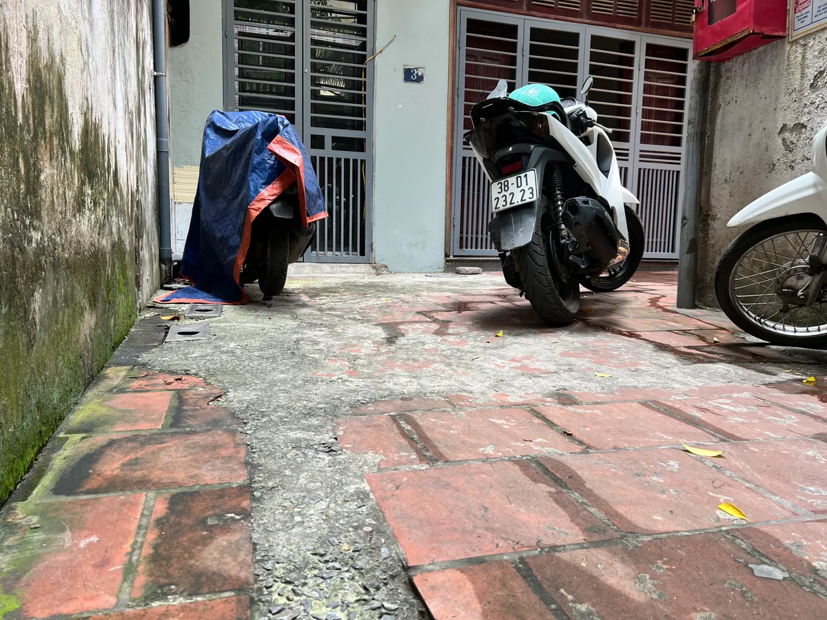 Bán Nhà Khương Đình. Thanh Xuân. Lô Góc. DT 92m2. MT 4,8m. 2 Tầng. Giá 11,95 Tỷ.