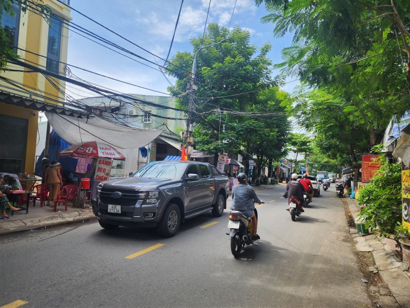 BÁN NHÀ 2 TẦNG MẶT TIỀN KINH DOANH TÔN ĐẢN – DT 76M2, 3PN – CẨM LỆ – CHỈ 5.25 TỶ