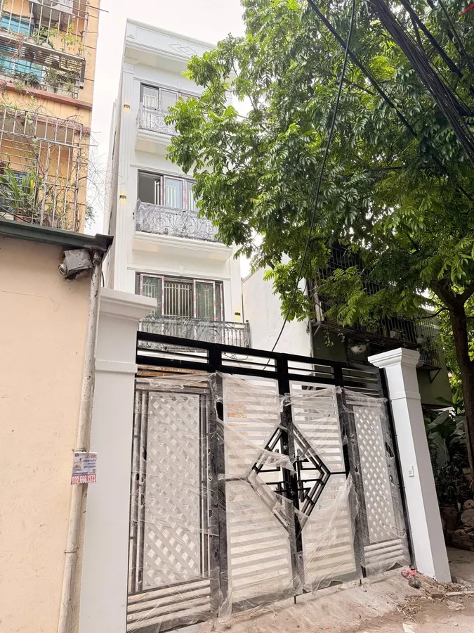 Bán Nhà Nguyễn Khoái. Hoàng Mai. 6 Tầng Thang Máy. Ô Tô. DT 43m2. MT 4m. Giá 15,7 Tỷ.