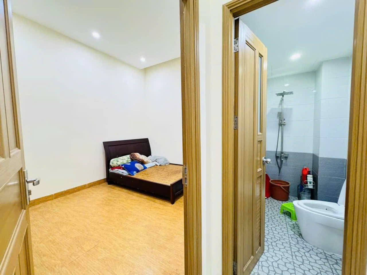 Bán nhà 3 tầng 3 mê kiệt Ô TÔ – Tôn Đản – FULL nội thất Y hình