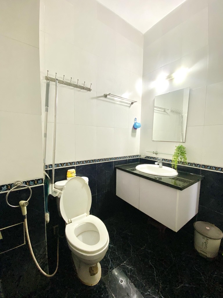 Bán nhà đường hoàng mai 4 tầng dân xây gần trương định