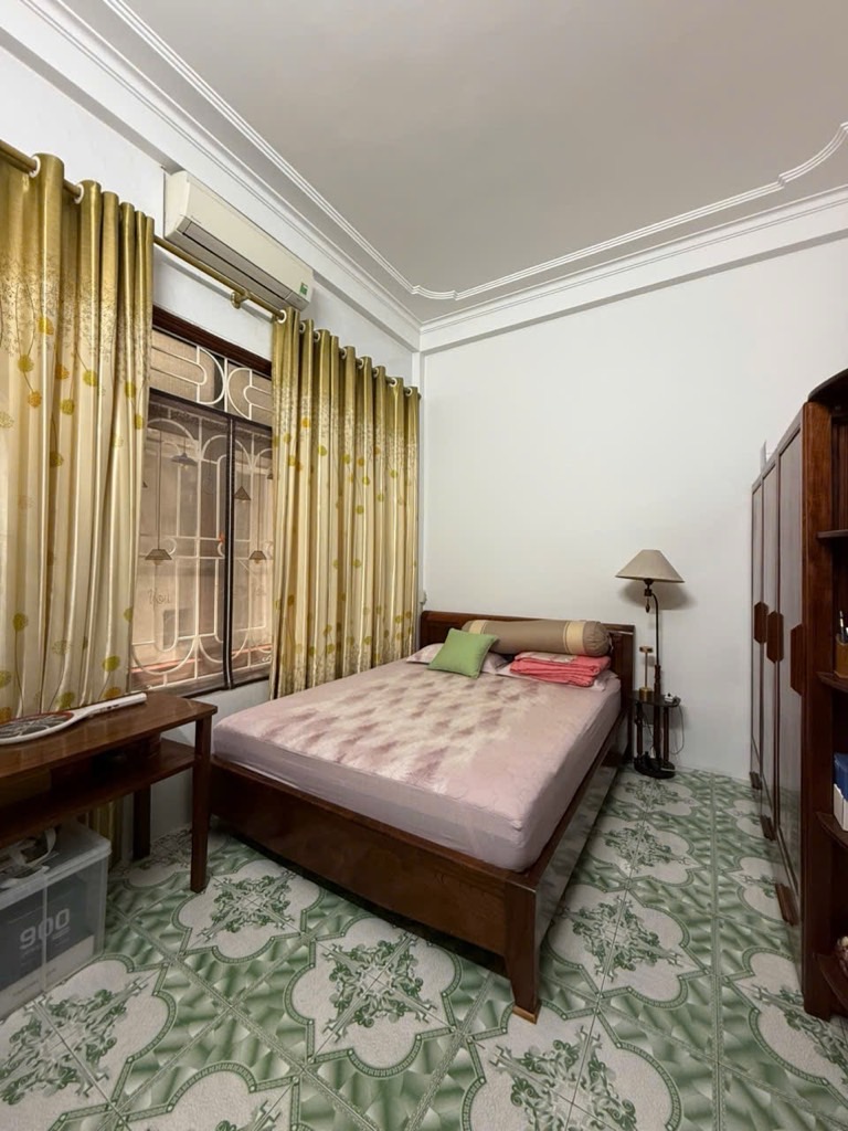 Bán nhà ngõ 299 đường hoàng mai ô tô tránh vào nhà kinh doanh