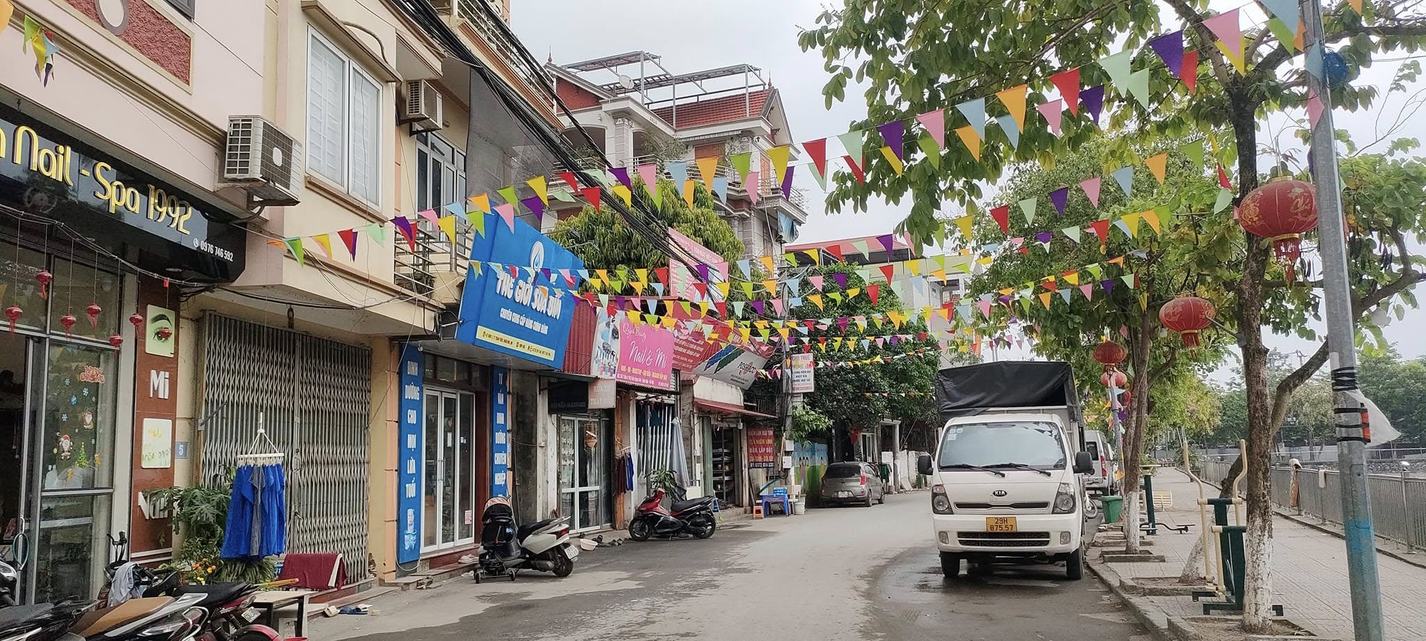 BÁN NHÀ LÔ GÓC – TRỤC CHÍNH KINH DOANH – THANG MÁY – HOÀI ĐỨC