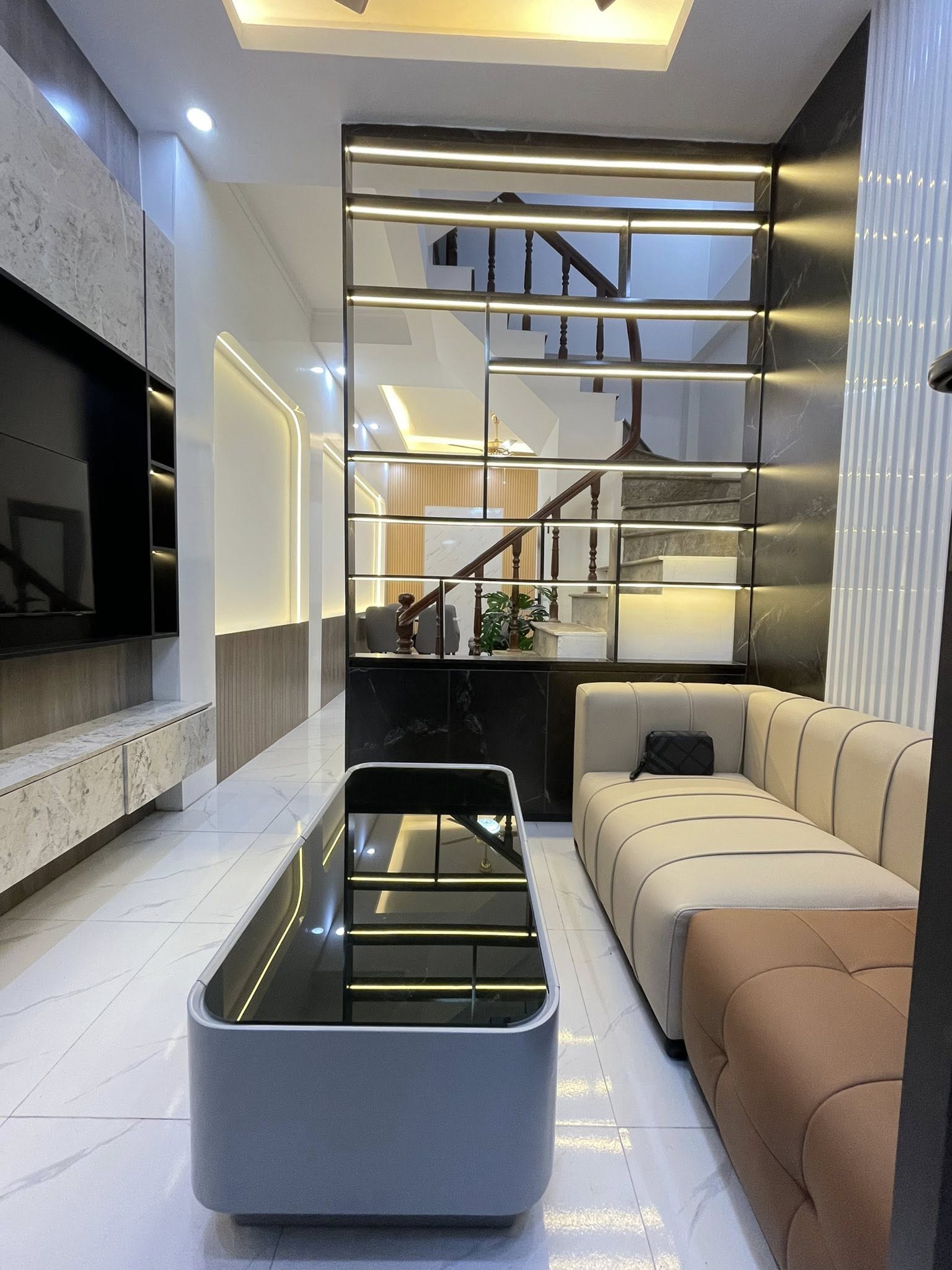 Bán nhà Đào Tấn 35m 4 Tầng Ngõ thông, kinh doanh giá 6.9 tỷ