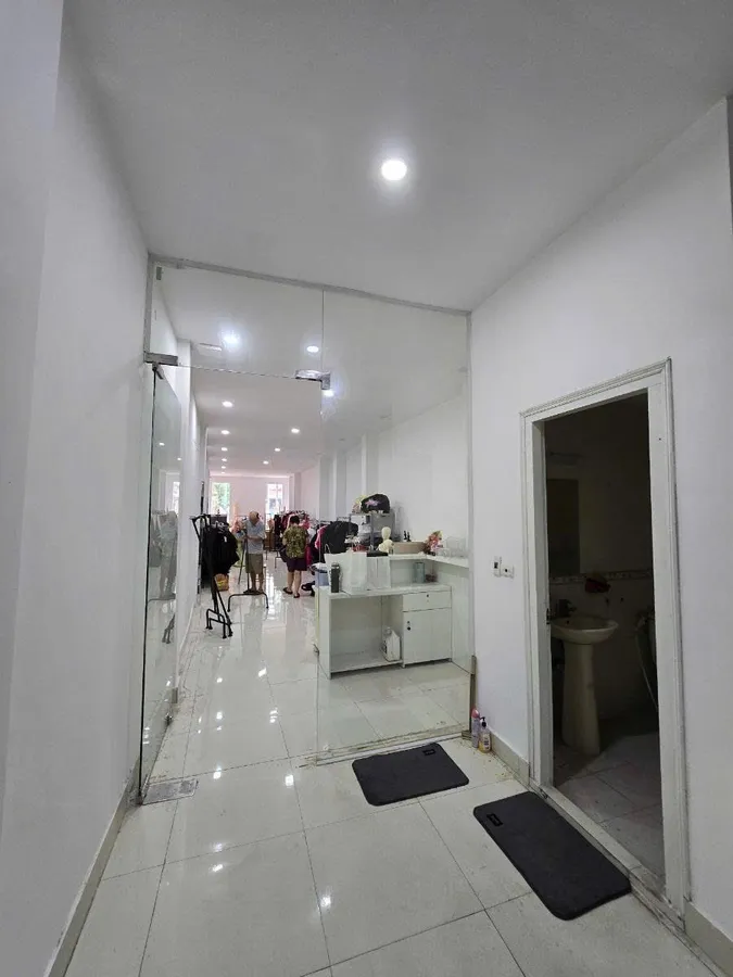 Bán Nhà Mặt Phố Thái Hà. Đống Đa. Thang Máy. Ô Tô. Vỉa Hè. DT 133m2. MT 3,7m. Giá 63,5 Tỷ.