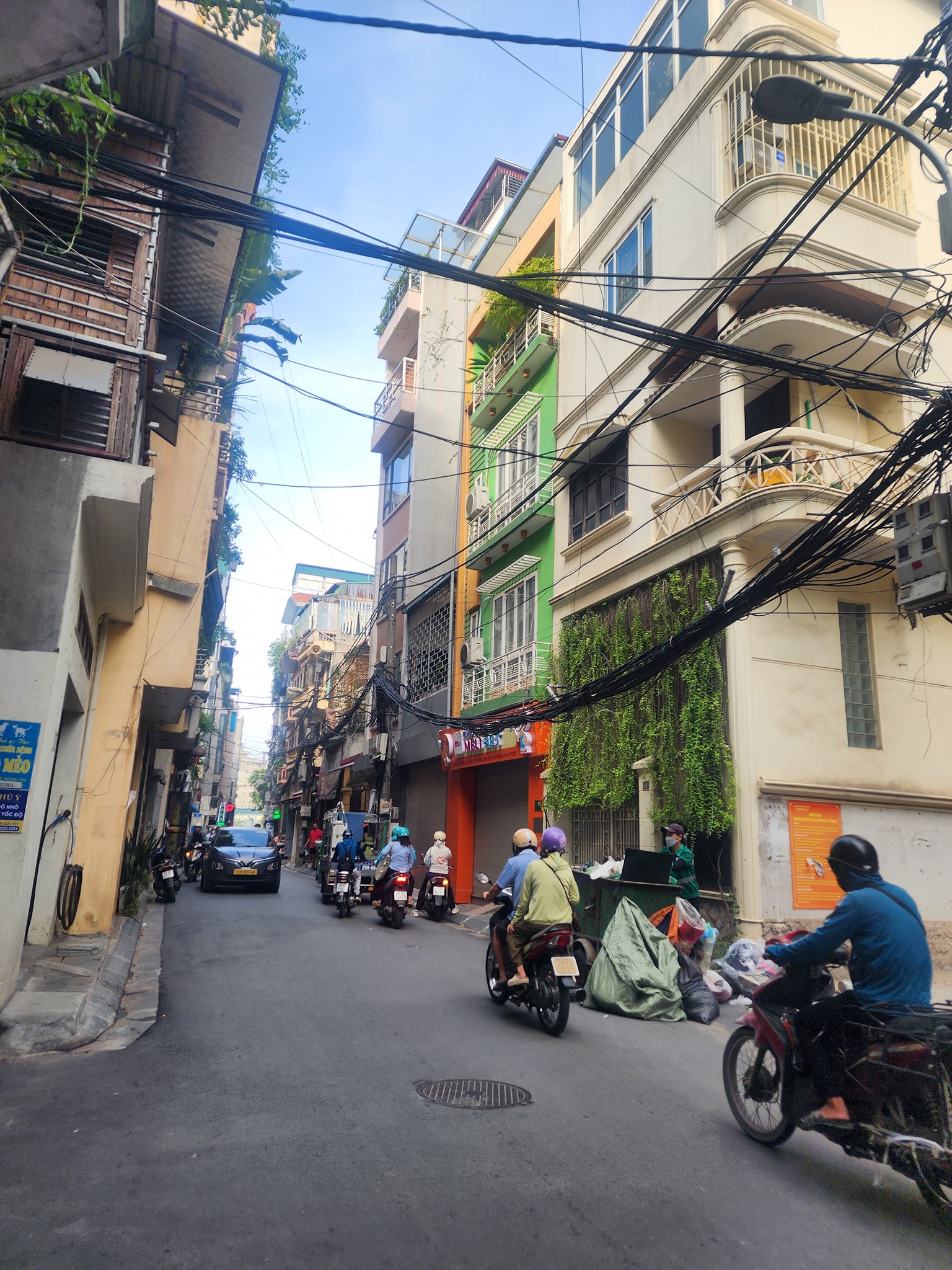 Bán nhà phố Lê Trọng Tấn-TX, ngõ kinh doanh, phân lô -oto tránh - 82m2 - 26,7T