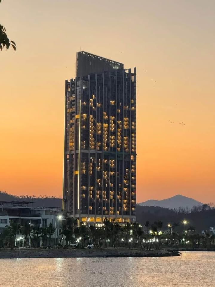 Chính chủ bán CĂN HỘ 1PN 45m2 View Biển Đông Nam chung cư ICON40 trung tâm du lịch Bãi Cháy, HẠ LONG.