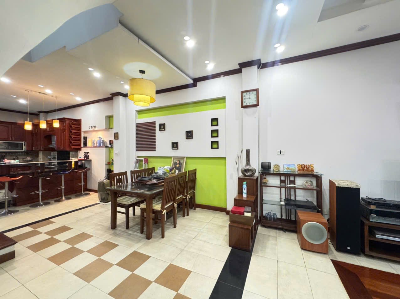 Bán nhà mặt phố Bà Triệu – 74m² x 6 tầng – lô góc – thu nhập 100tr/tháng – chỉ 68 tỷ