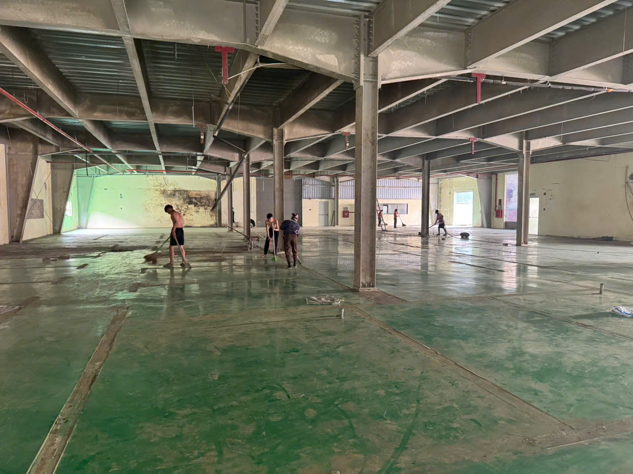 cho thuê kho xưởng ở CCN Cầu Gáo , Đan Phượng , Hà Nội. Diện tích 1333m *2 tầng nền epoxy sạch sẽ,xe container chạy
