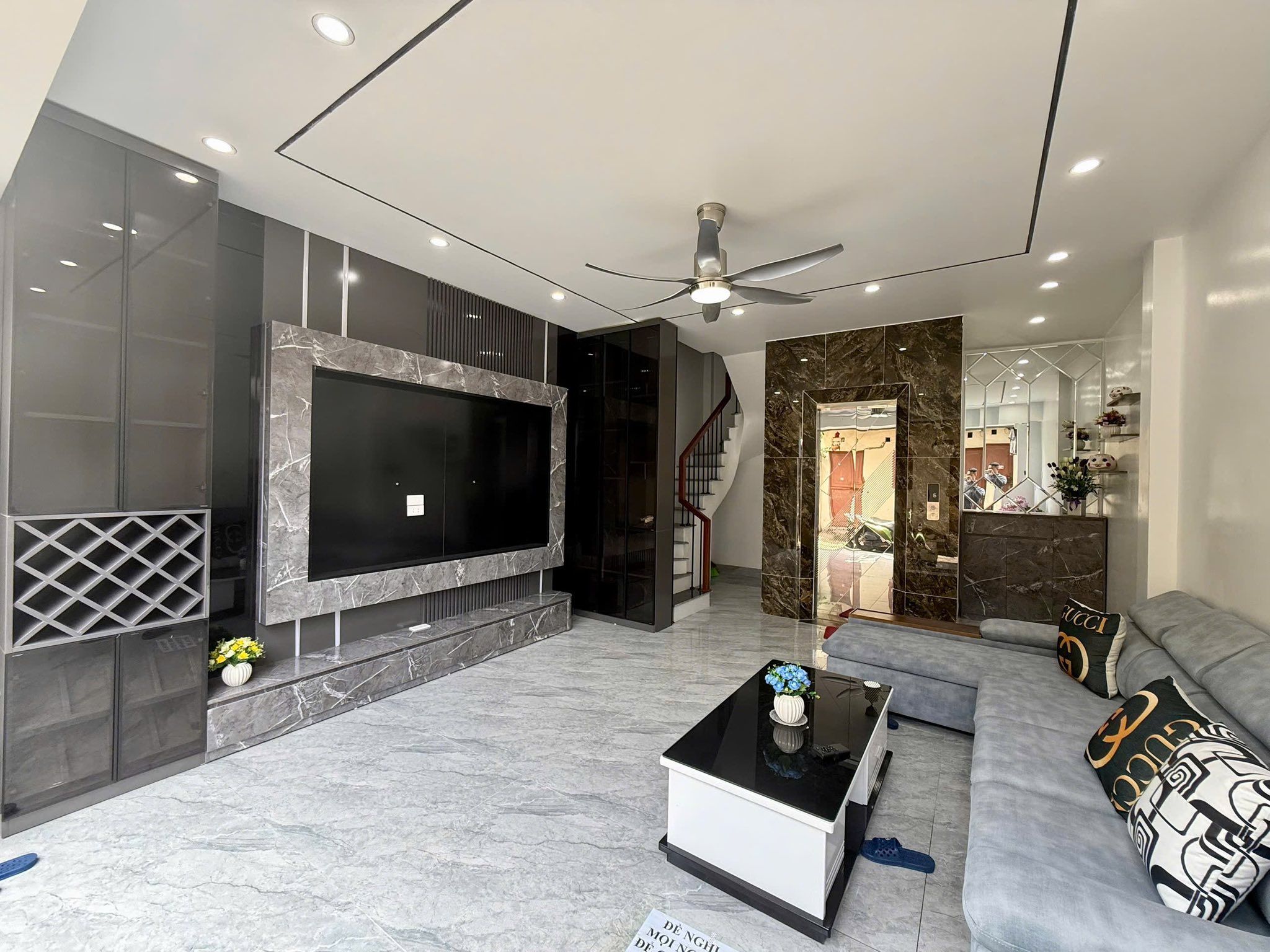 BÁN NHÀ PHỐ CỔ LINH LONG BIÊN 45M2 6T lÔ GÓC, VÀI BƯỚC RA MP, THANG MÁY - 9 TỶ