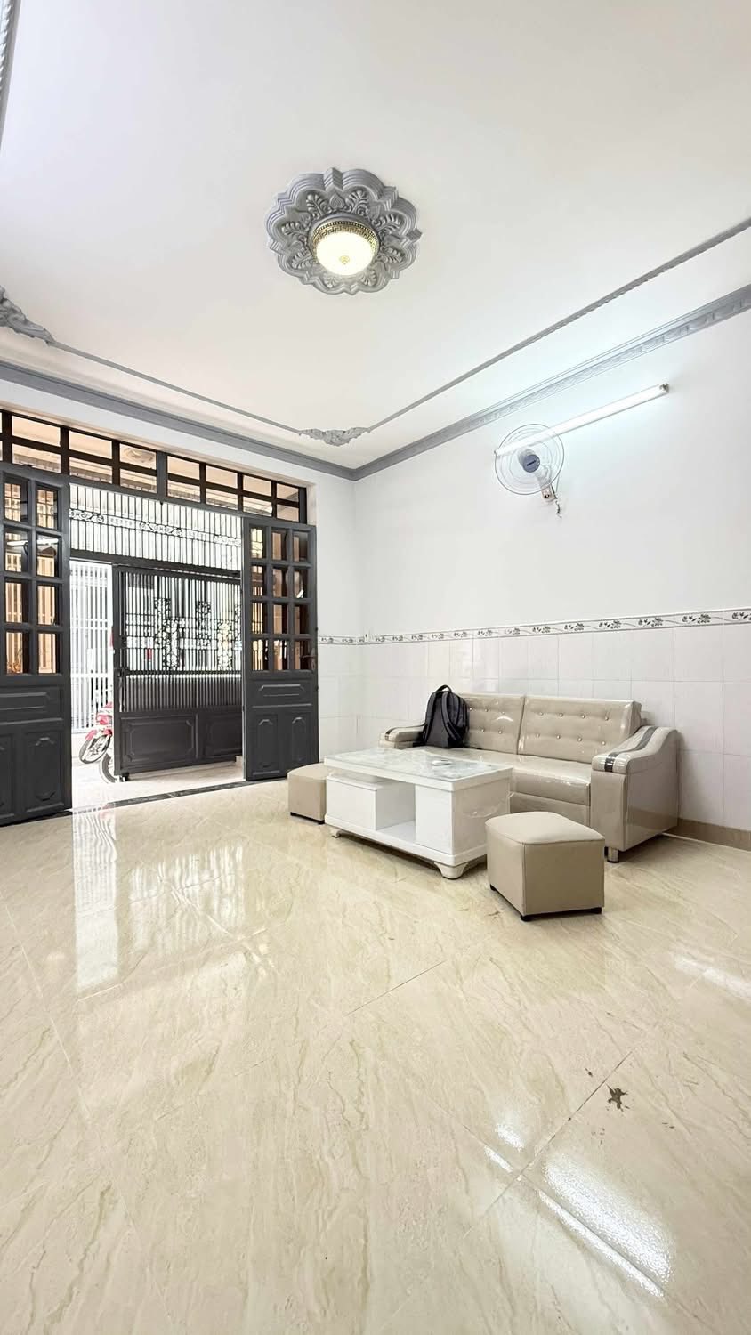 NHÀ 2 TẦNG ĐÚC CÒN MỚI VÀO Ở NGAY - 40M2 HAI MẶT HẺM - 50M RA MẶT TIỀN NGUYỄN ẢNH THỦ - GẦN CHỢ NGÃ BA ĐÔNG QUANG - GIÁ RẺ CHỈ 3,5 TỶ TL.