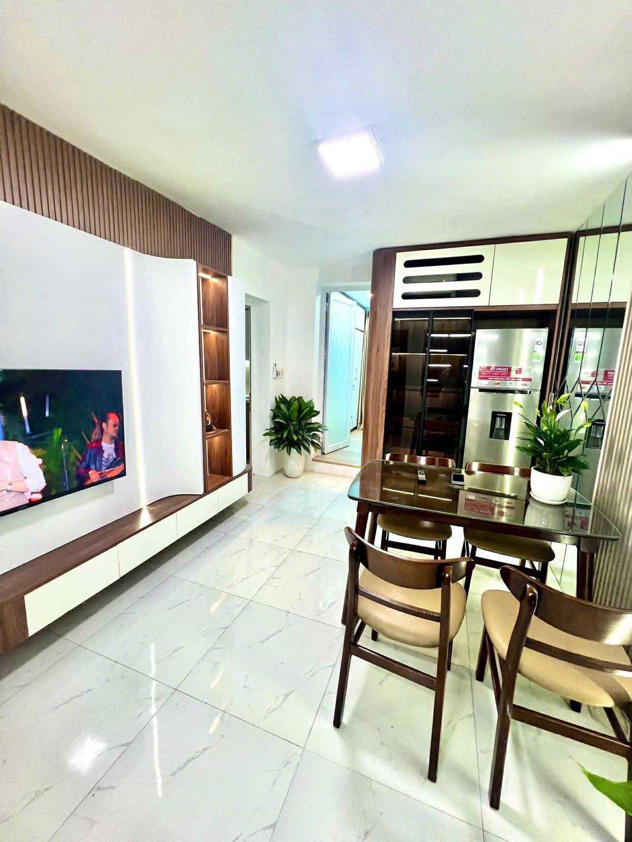 CHÍNH CHỦ BÁN CĂN HỘ TẬP THỂ - TRUNG TÂM Q.CẦU GIẤY - FULL NỘI THẤT MỚI KEENG