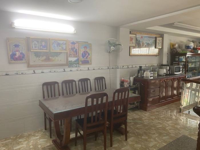 Bán nhà Q 12, vừa ở vừa kinh doanh,hẻm xe hơi, giá chỉ 7.5ty