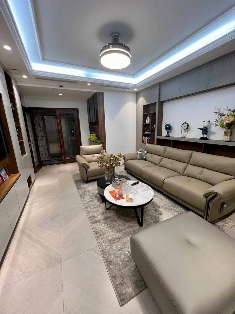 Bán nhà khu Kim Mã, 56m², 6 tầng thang máy, nhà đẹp – chỉ 15 tỷ