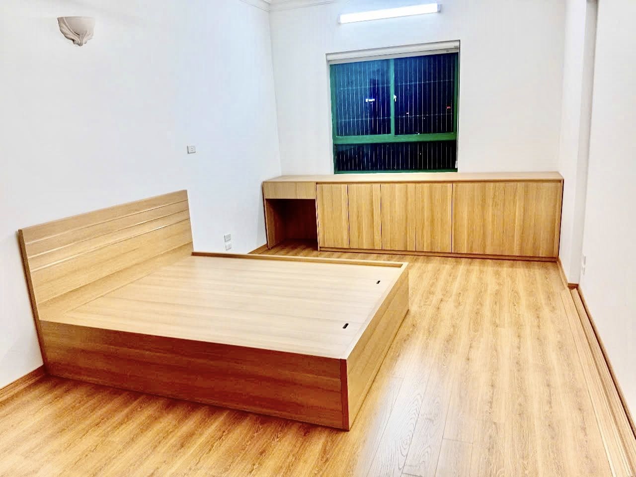 Tòa 24T Hoàng Đạo Thúy 121m 3PN, Mới đẹp ở ngay, 9.45 tỷ trung tâm Cầu Giấy
