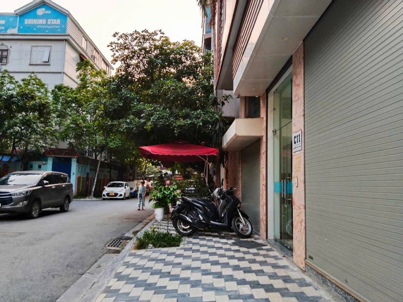 Bán nhà khu Tây Hồ, lô góc vỉa hè, thang máy 7 tầng, 80m chỉ 26.5 tỷ