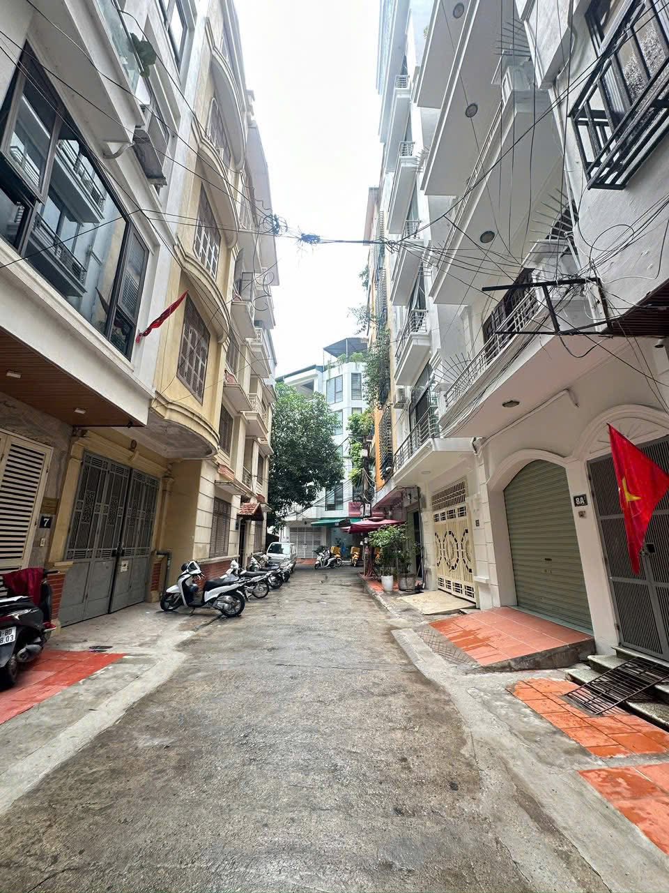 HIẾM-Phân lô Ôtô tránh Phạm Tuấn Tài (Hoàng Quốc Việt) 52m/ 5Tầng, MT 4.8m 23 Tỷ