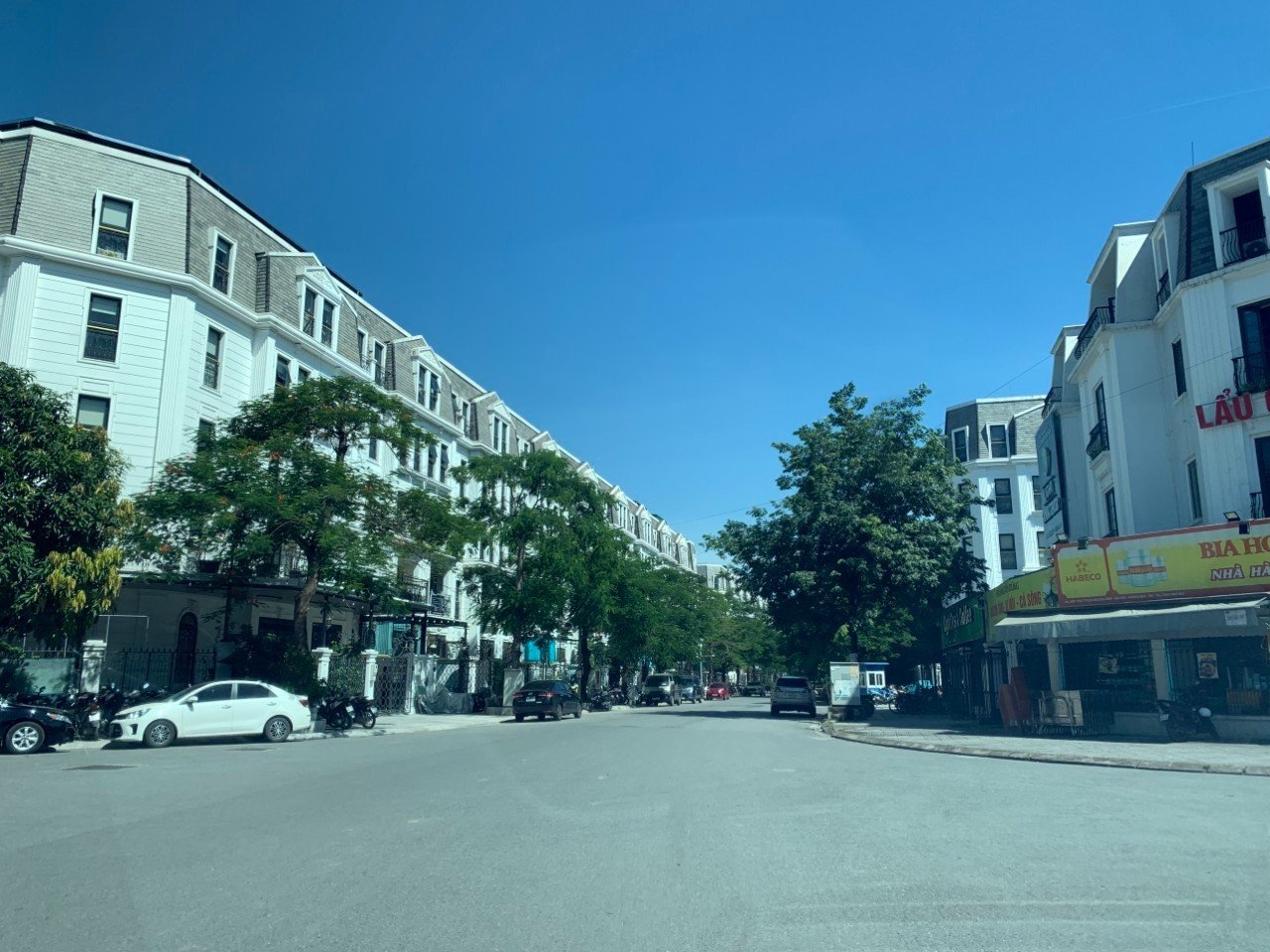 Chính chủ bán căn shophouse 80m2 KĐT mới Đại Kim Nguyễn Xiển đường 30m có sổ đỏ. Giá: 3x tỷ. LH 0985287393