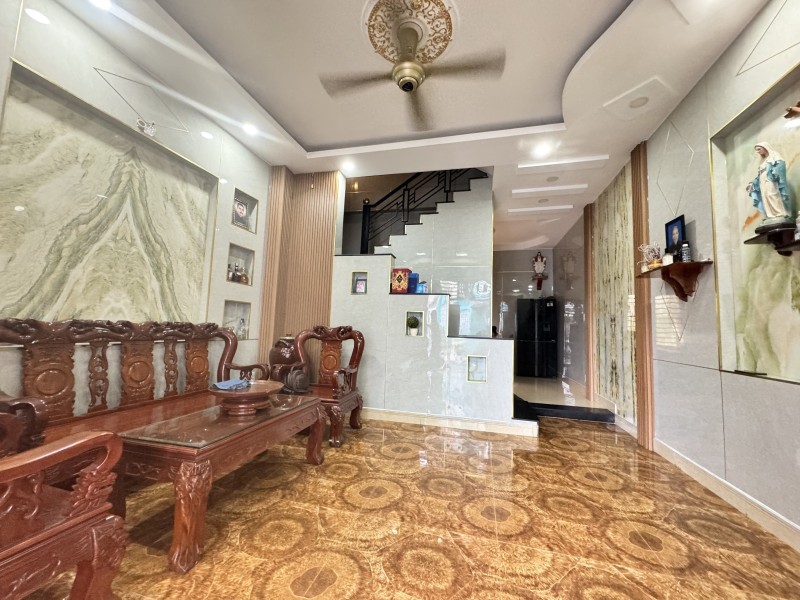 Bán nhà trong ngõ 50m2, 3 tầng, 4PN đường Số 8, Linh Xuân, Thủ Đức. Sổ hồng, giá 4.85 tỷ. LH: 0933125879