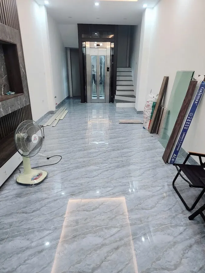 NHÀ ĐẸP THANG MÁY – GIÁ HỢP LÝ – HOÀNG MAI