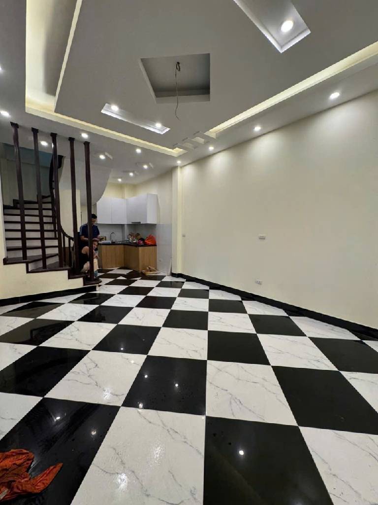 Bán nhà sở thượng 5 tầng dân xây lô góc 10M ô tô tránh hoàng mai