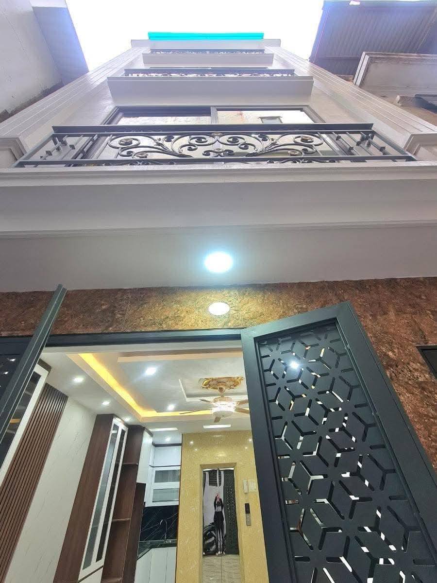 Bán nhà 38m xây 5 tầng mặt tiền 4.8m Giá 8.69 tỷ Phố Tứ Liên Tây Hồ Hà Nội 0988451789